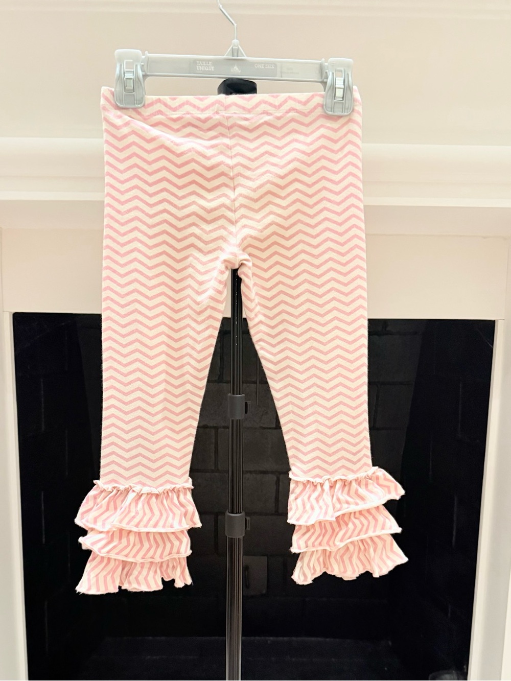 Mustard Pie Light Pink Chevron Ruffle Leggings- Girls 6X - Picture 2 of 2